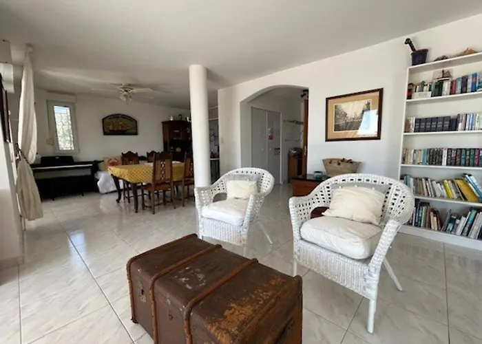 Breathtaking Sea View! Дом отдыха *